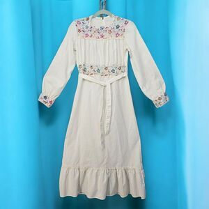 Vintage 70s Embroidered Prairie Dress Cottagecore Floral Long Sleeve Maxi‎ White